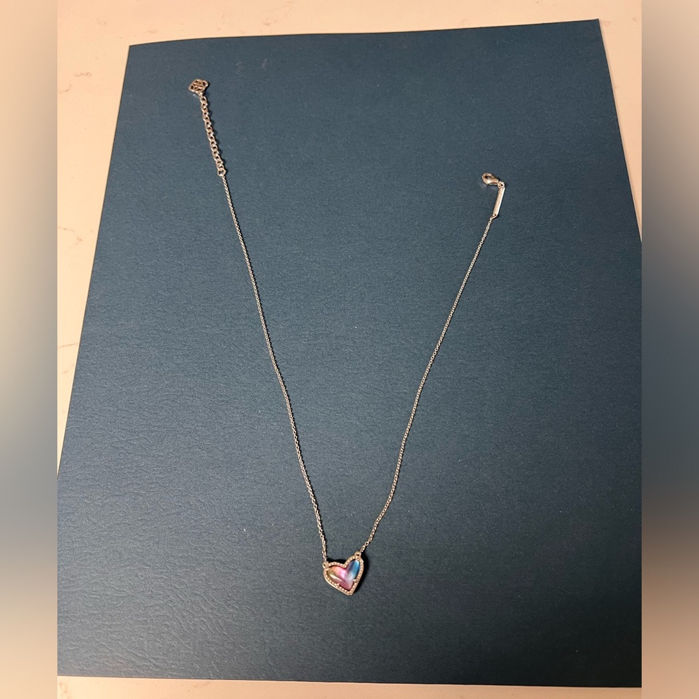 Kendra Scott necklace